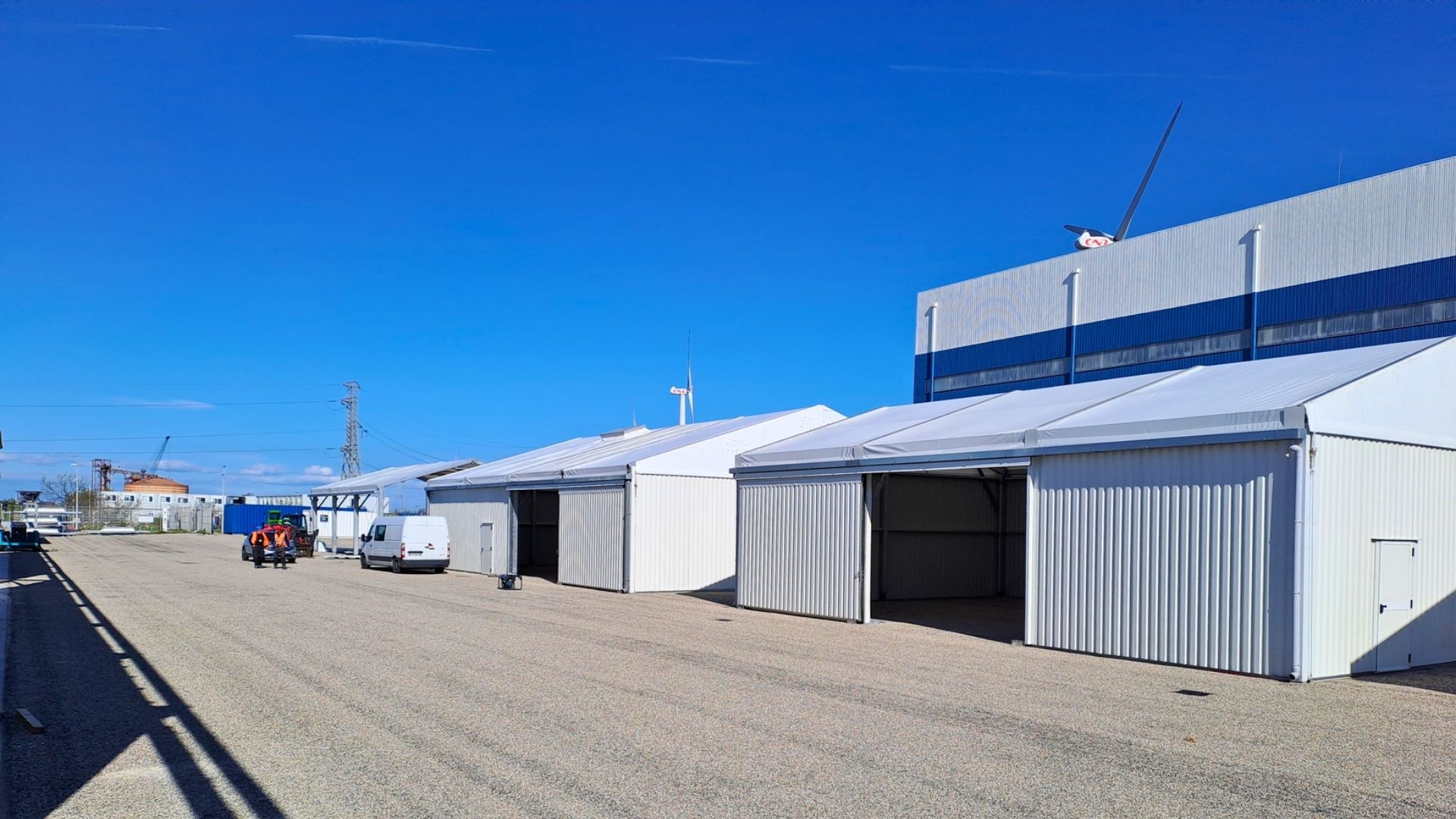 Tente de stockage : la réponse rapide aux urgences industrielles