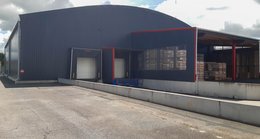 Extension bâtiment de stockage avec quais de chargement