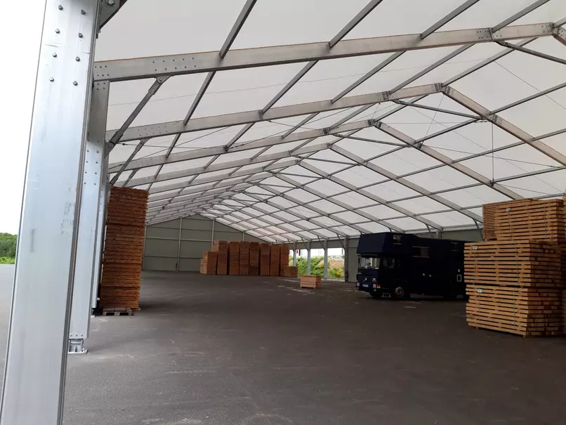 Structure de stockage pour une scierie de bois