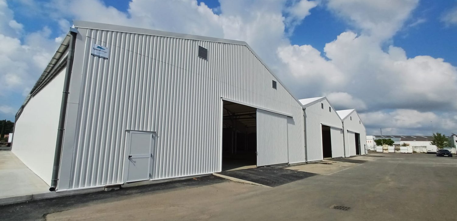 Entrepôt logistique