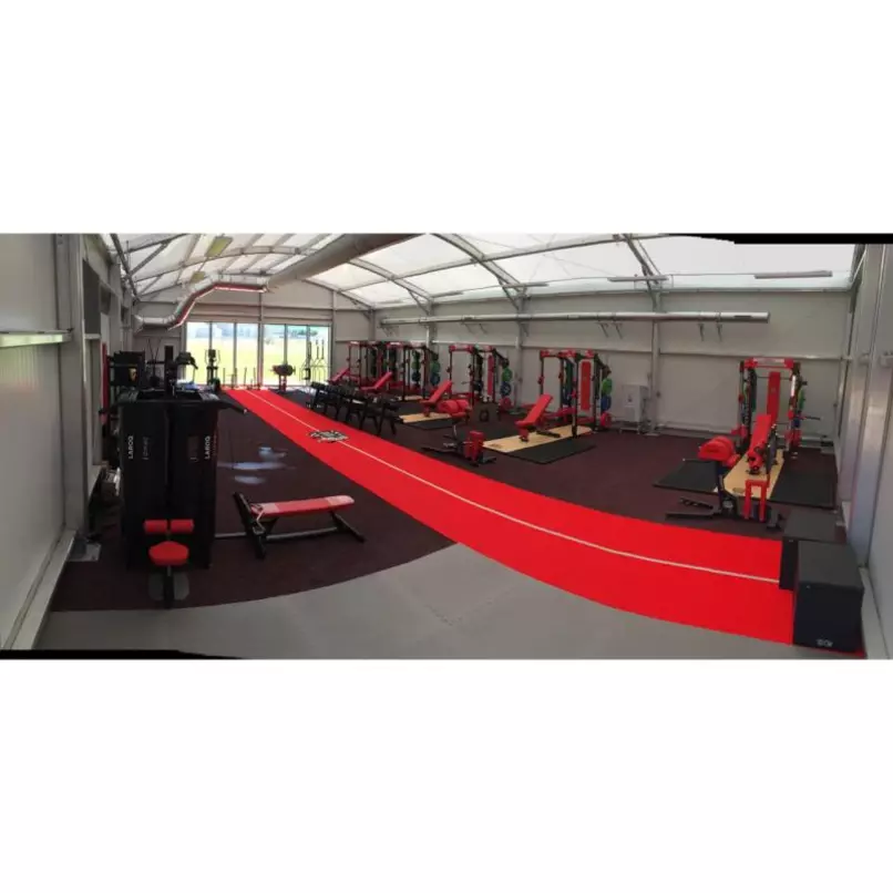 Salle de musculation pour un club de rugby 