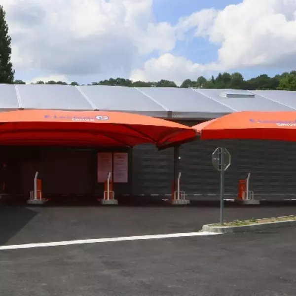 Bâtiments pour la grande distribution - Drive Neivalu